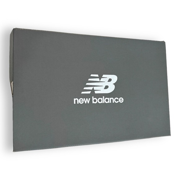 New Balance 2002R Shoes Color: Beige size various New with box - Picture 3 of 9